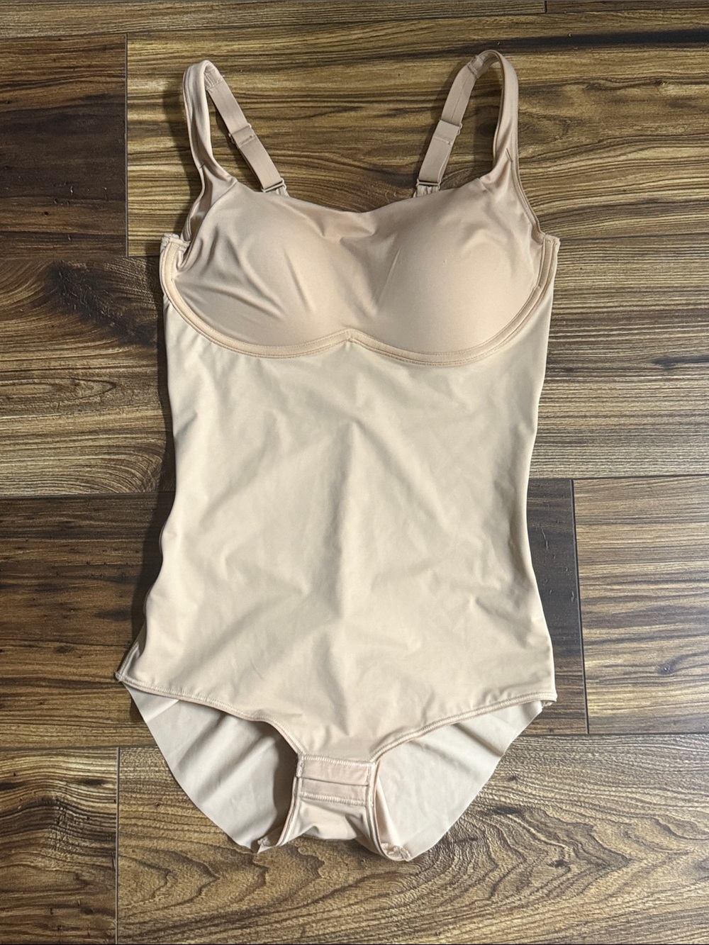 Leonisa Scoop Back Wireless Classic Sculpting Bodysuit